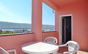 Apartments Luce - Family Friendly & Parking